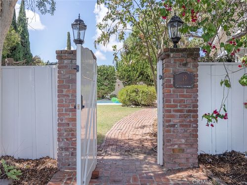 19 Strawberry Ln, Rolling Hills Estates, CA, 90274-4111 | Card Image