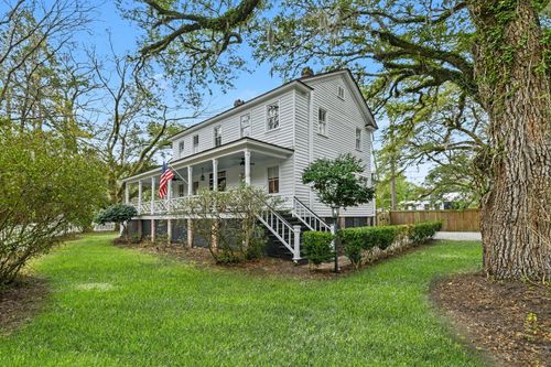 216 W Carolina Ave, Summerville, SC, 29483-4357 | Card Image