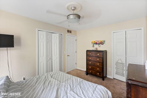 27715 Harrison Woods Ln, Harrison Township, MI, 48045-3548 | Card Image