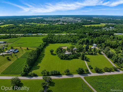 8855 Gross Rd, Dexter, MI, 48130-9742 | Card Image