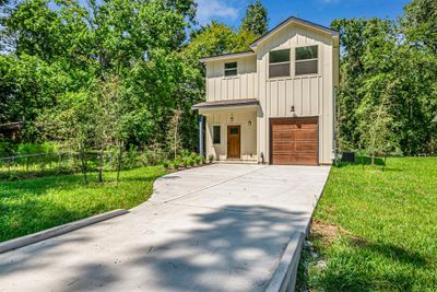 Welcome to this new construction home in the community of Lake Conroe Forest. | Image 1