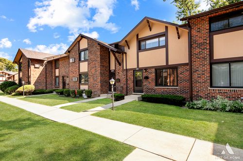 1S209 Stratford Ln, Villa Park, IL, 60181-3606 | Card Image