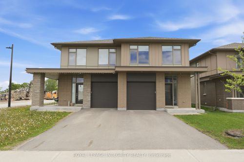 862 Moses Tennisco Street, Manor Park - Cardinal Glen and Area, ON, K1K5A2 | Card Image