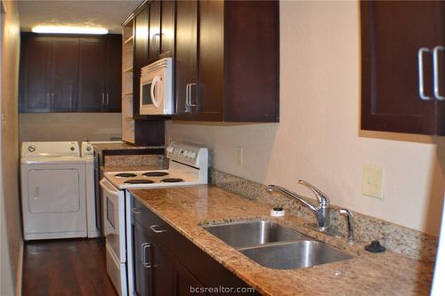 a-1012 Autumn Cir, College Station, TX, 77840-7846 | Card Image