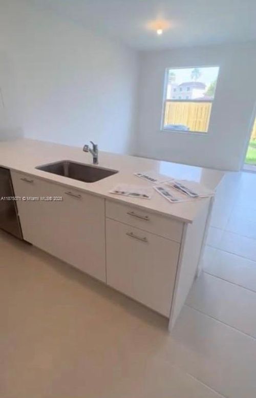 --12147 Nw 23rd Ct, Miami, FL, 33167-1487 | Card Image