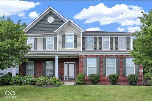 7010 Scarborough Dr, Columbus, IN, 47201-8320 | Card Image