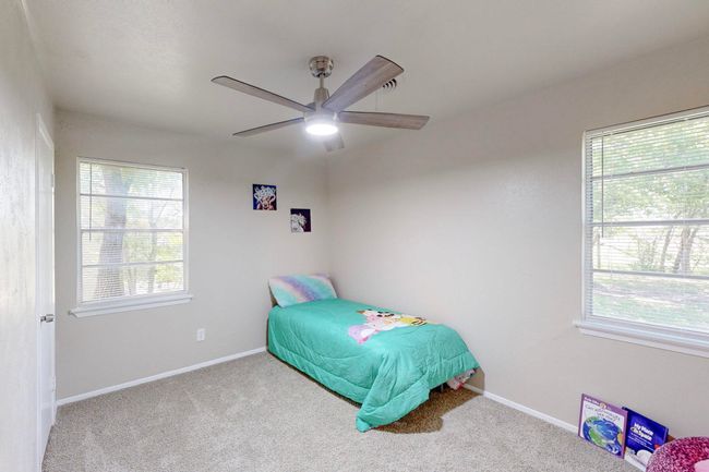 128 Se Gardens Blvd, House other with 3 bedrooms, 2 bathrooms and null parking in Burleson TX | Image 29