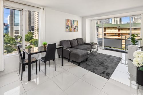 704-445 Kaiolu St, Honolulu, HI, 96815-2238 | Card Image