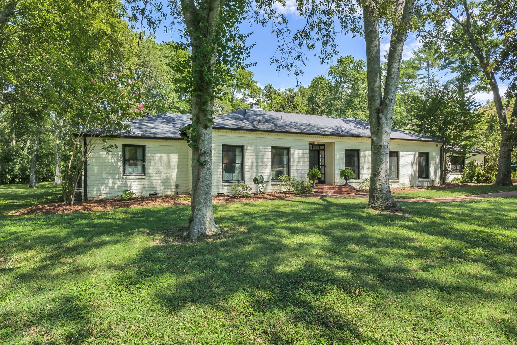 Melbourne Dr, Nashville, TN 37215