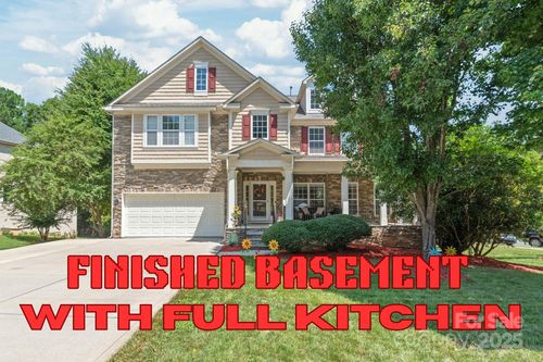 8100 Brisbin Dr, Waxhaw, NC, 28173-6840 | Card Image