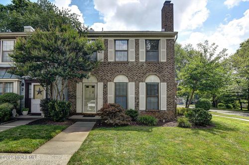 8-41 Lindsay Ct, Freehold, NJ, 07728-4936 | Card Image