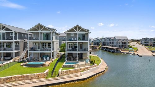 412 Island Cir, Kingsland, TX, 78639-2105 | Card Image