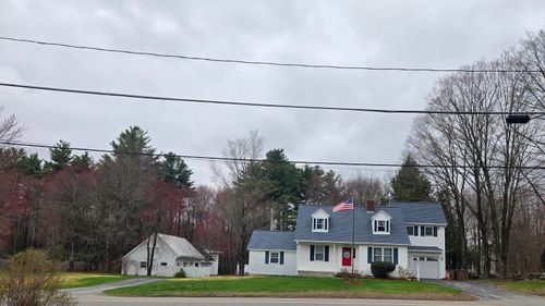 79 Maple Ave, Atkinson, NH, 03811-2530 | Card Image