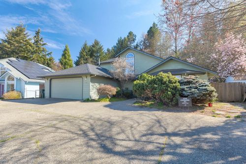 1987 Kelly Way, Grants Pass, OR, 97527-5133 | Card Image