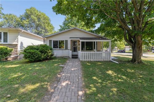 74 Helene Cres, Waterloo, ON, N2L5E5 | Card Image