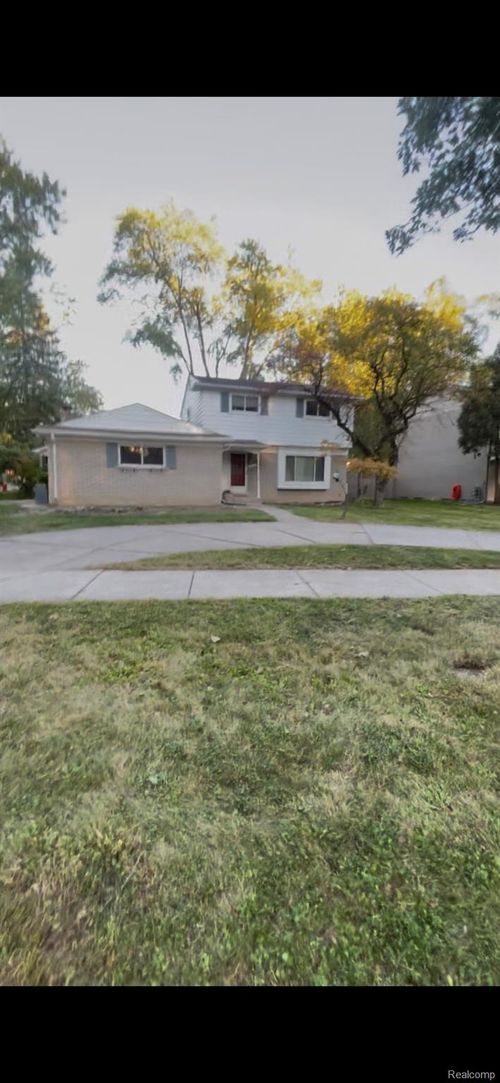 30050 Pleasant Trl, Southfield, MI, 48076-1036 | Card Image