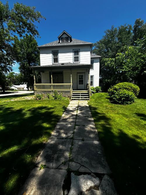 501 6th St Se, Pipestone, MN, 56164-2030 | Card Image