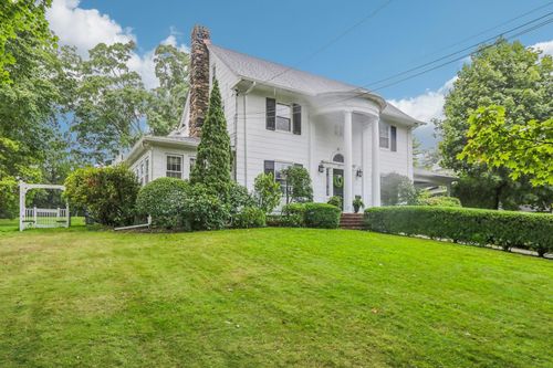 22 Clark St, Pleasantville, NY, 10570-2208 | Card Image