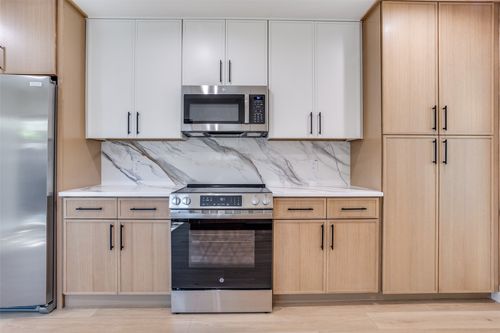 202 Trellis Pl, Richardson, TX, 75081-4737 | Card Image