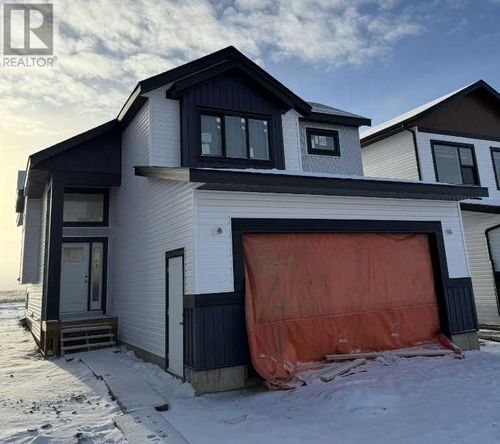 14 Ian Way, Sylvan Lake, AB, T4S0W5 | Card Image