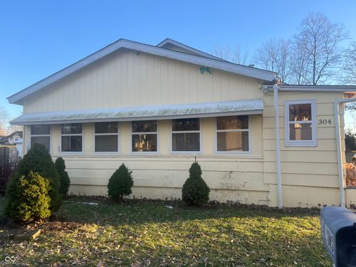 304 E Vine St, Mitchell, IN, 47446-1955 | Card Image