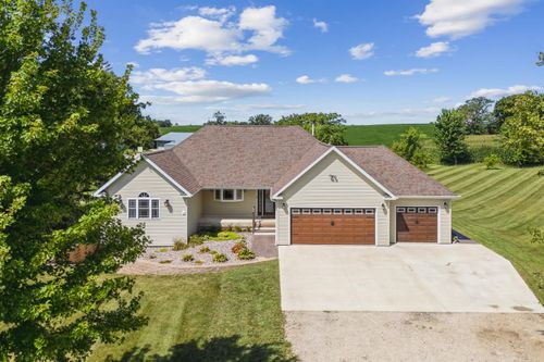 346 Picnic Woods Drive, Waukon, IA, 52172 | Card Image