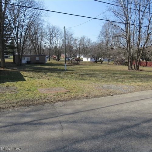 7900 Elson St Se, Waynesburg, OH, 44688-9516 | Card Image