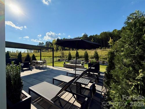 5212 Glenwalk Dr, Charlotte, NC, 28269-4973 | Card Image