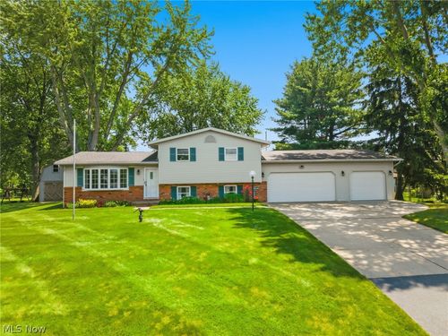 8540 Morrilton Cir Nw, North Canton, OH, 44720-5142 | Card Image