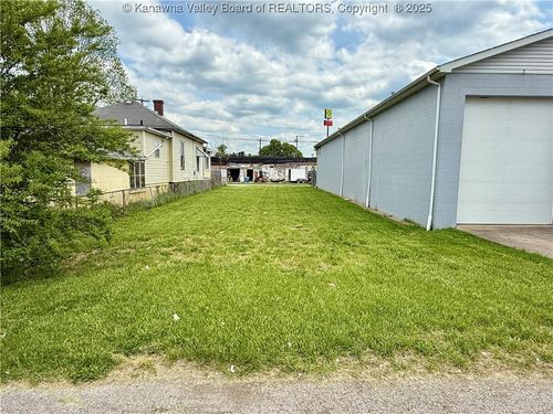 405 11th St, Dunbar, WV, 25064-2501 | Card Image