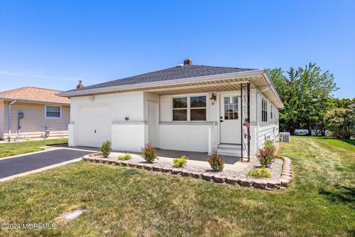 75 Pirogue St, TOMS RIVER, NJ, 08757-4136 | Card Image