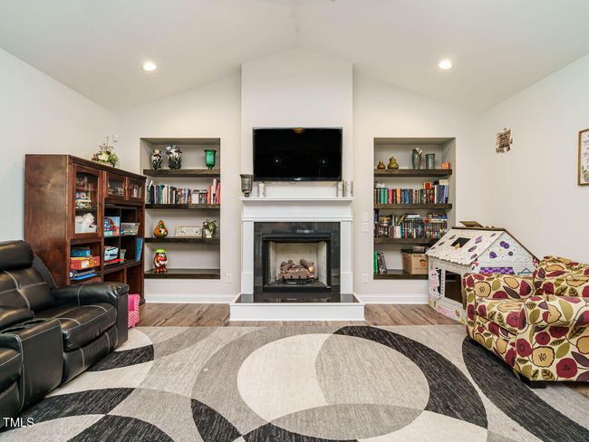 013-1280x960-living-room | Image 13