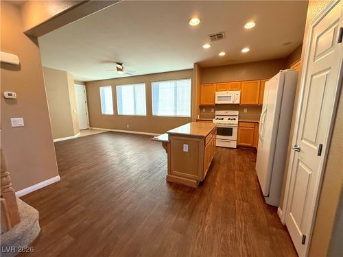 136 Red Tee Ln, Las Vegas, NV, 89148-5262 | Card Image