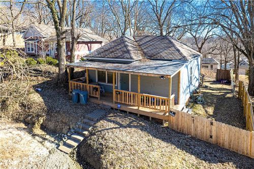 2911 N 6th St, Saint Joseph, MO, 64505-1911 | Card Image