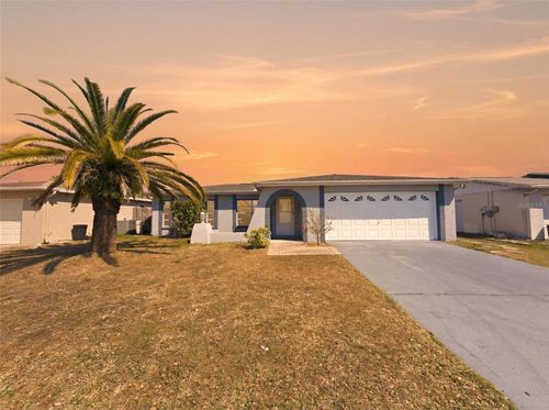 8201 Sudbury Dr, PORT RICHEY, FL, 34668-4256 | Card Image