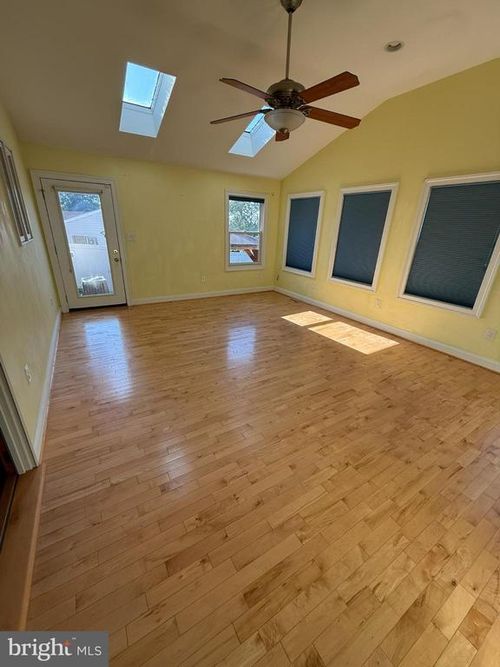 1510 Tieman Dr, GLEN BURNIE, MD, 21061-2119 | Card Image