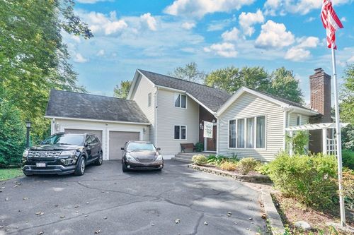 416 Hillcrest Ave, West Springfield, MA, 01089-2966 | Card Image