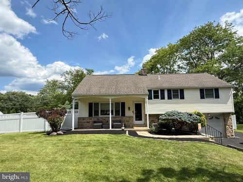 313 Upper Valley Rd, NORTH WALES, PA, 19454-2446 | Card Image