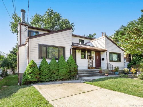 47B Marwood Rd N, Port Washington, NY, 11050-1467 | Card Image