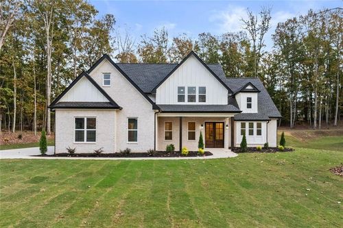 52 Saint Ives Cir, Winder, GA, 30680-7475 | Card Image