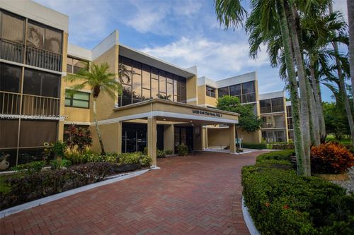 202-16100 Golf Club Rd, Weston, FL, 33326-1648 | Card Image