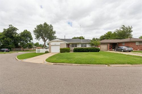 929 Stiver Drive, Midwest City, OK, 73110 | Card Image