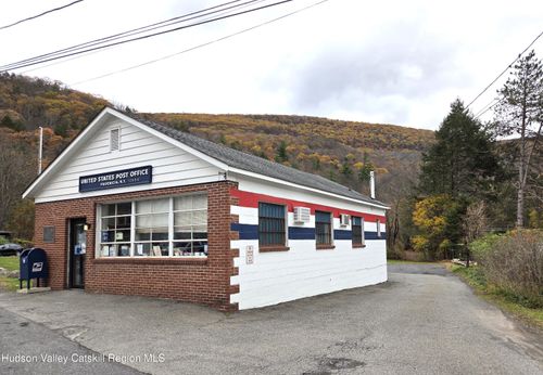 8 Ava Maria Dr, Phoenicia, NY, 12464-5100 | Card Image