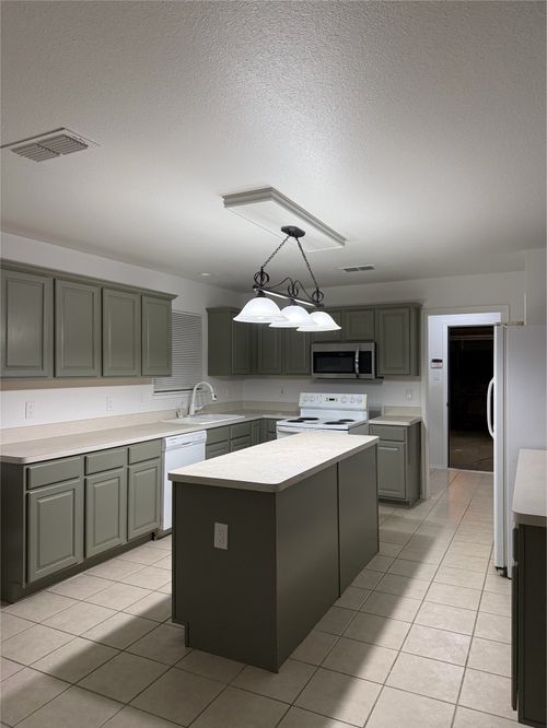 1913 Sail Fish Dr, Mansfield, TX, 76063-5963 | Card Image