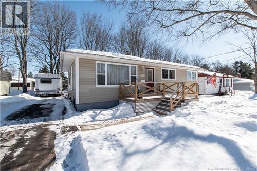 230 Canterbury Ave, Riverview, NB, E1B2R7 | Card Image