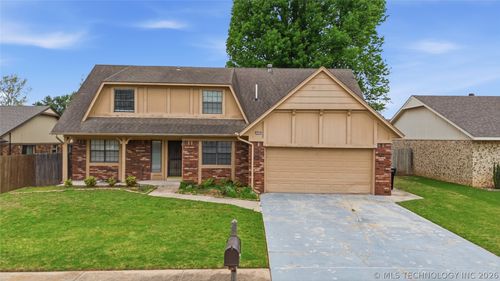 7412 Fern Ave, Broken Arrow, OK, 74011-6033 | Card Image