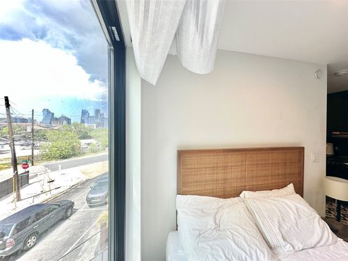 apt-201-201 Academy Dr, Austin, TX, 78704-1804 | Card Image