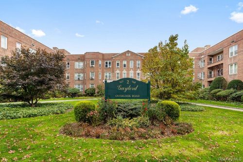 apt-1b7a-2 Overlook Rd, White Plains, NY, 10605-2452 | Card Image