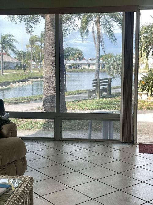 14e-4326 Tahitian Gardens Cir, HOLIDAY, FL, 34691-3714 | Card Image