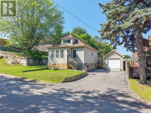 459 Hardy St, North Bay, ON, P1B1S1 | Card Image